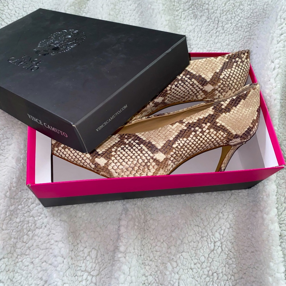 Vince Camuto Ankia Heels Sahara Snake Size 12